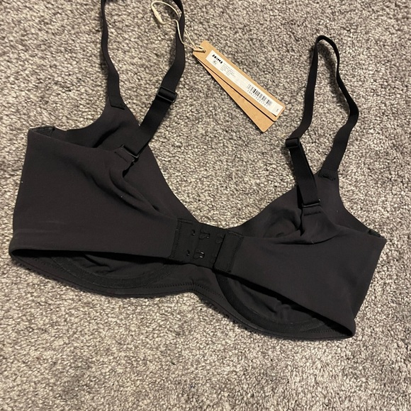 NWT SKIMS Fits Everybody Unlined Demi Bra 34DD Onyx - Picture 3 of 5